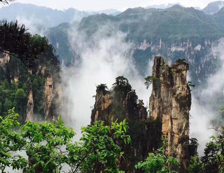 張家界鳳凰古城．百龍電梯．武漢黃鶴樓8天(交流考察團)